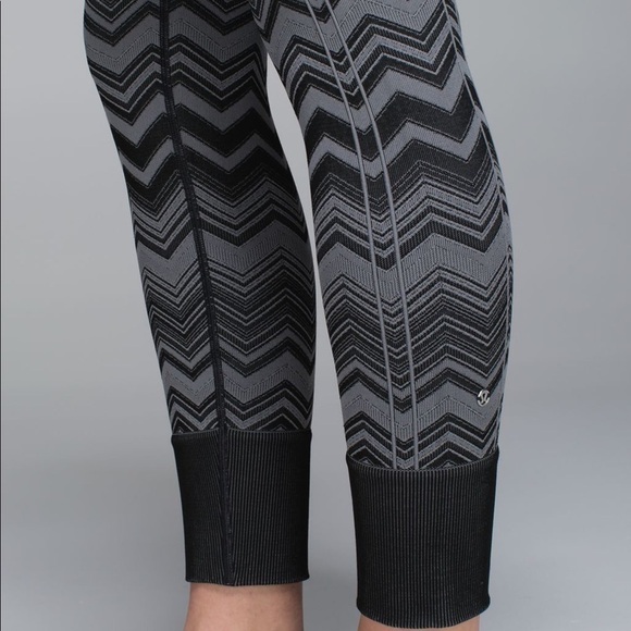 Lululemon Ebb To Street Pant in Heathered Slate Size 6 Leggings Chevon Gray - Picture 5 of 9